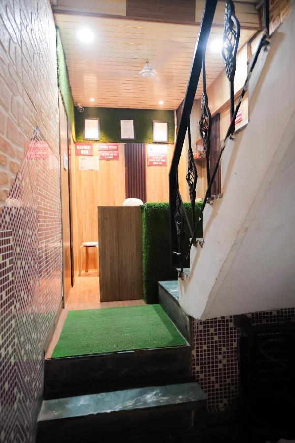 Roomshala 126 Mannat - Laxmi Nagar New Delhi